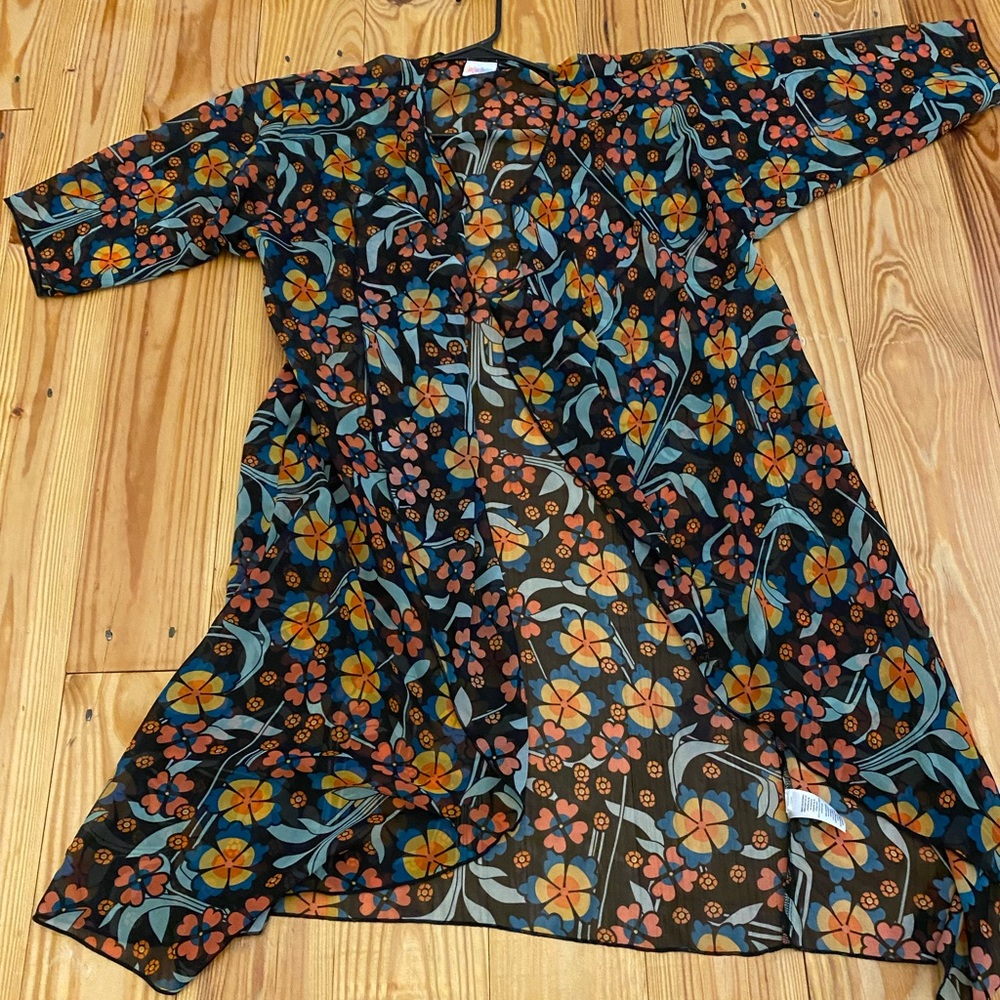 Gorgeous Kimono,Brand-Lularoe, Colors-Black, Orange, Green, White, Size-M